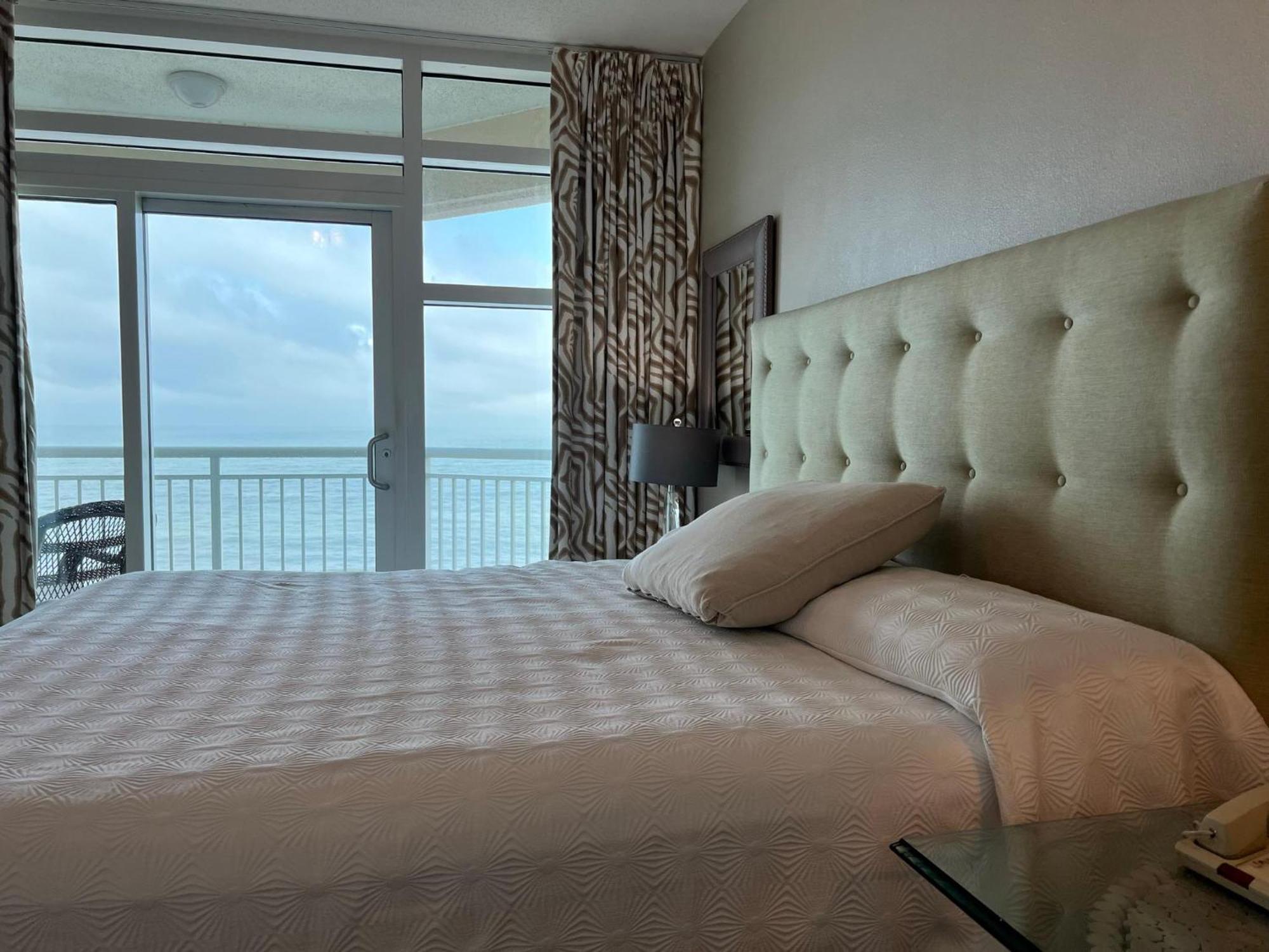 マートルビーチ 2501 S Ocean Blvd, 0811 - Ocean Front Sleeps 6ヴィラ エクステリア 写真